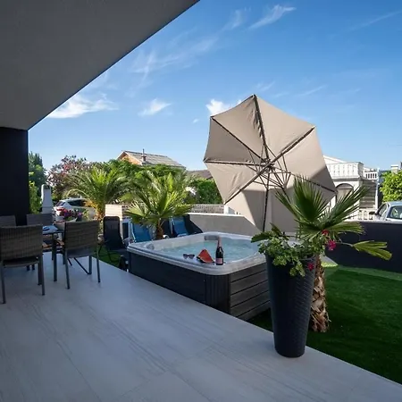 House With A Parking Space - 22303 Vir