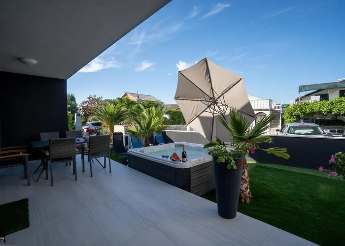House With A Parking Space - 22303 Vir